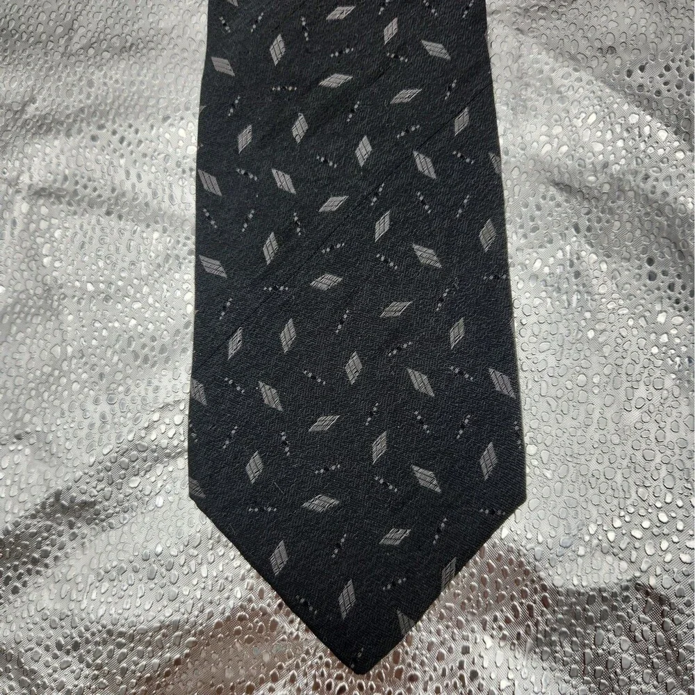 Tie GIORGIO ARMANI Cravatte Gray Geometric Diamonds Italy 100% Silk Necktie VTG